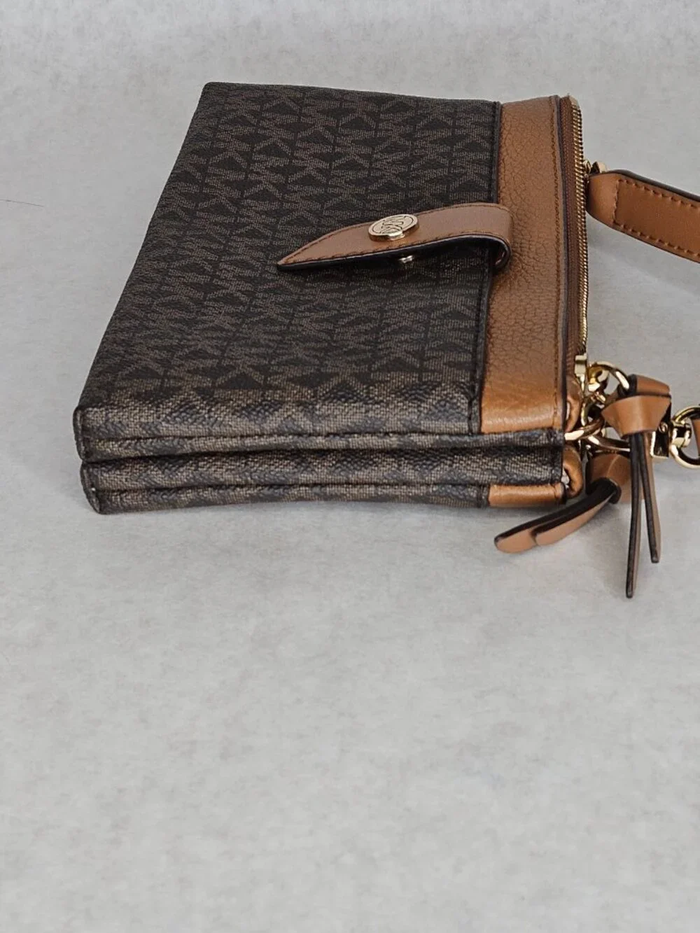 Michael Kors MK Monogram Double Zip Crossbody Clutch Purse Handbag
